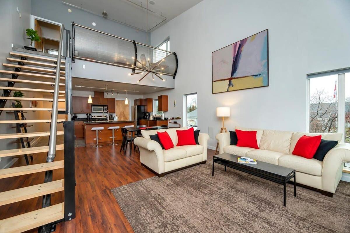 Nn - The Flame - Downtown 1-Bed 2-Bath Villa Whitehorse Exterior photo