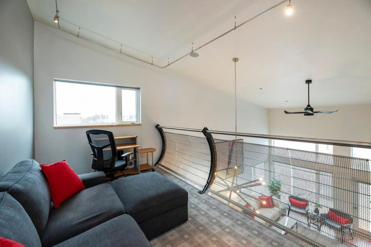 Nn - The Flame - Downtown 1-Bed 2-Bath Villa Whitehorse Exterior photo